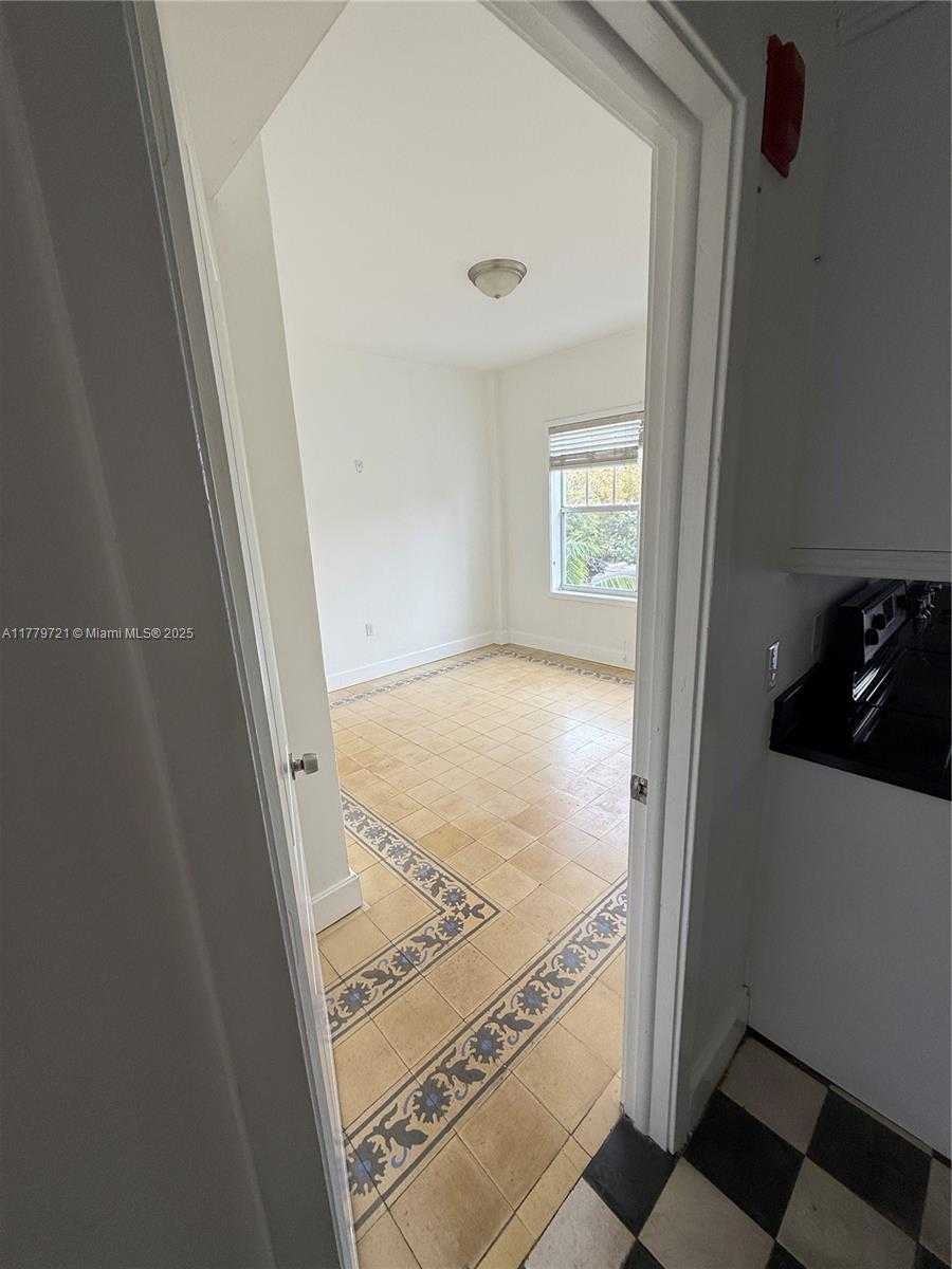 Small Image of 405 SOUTH WEST 29TH CT #6B, Miami Number 18