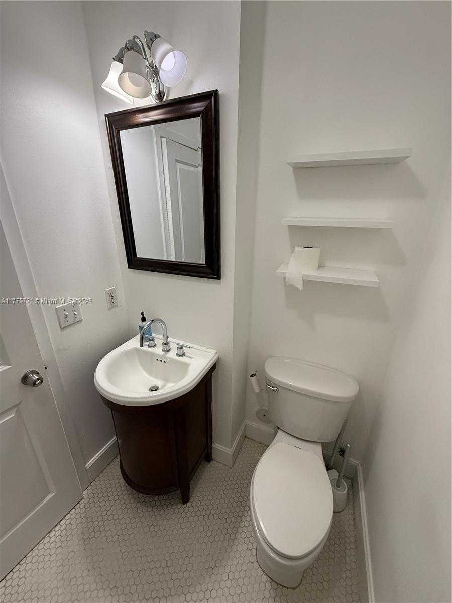 Small Image of 405 SOUTH WEST 29TH CT #6B, Miami Number 7