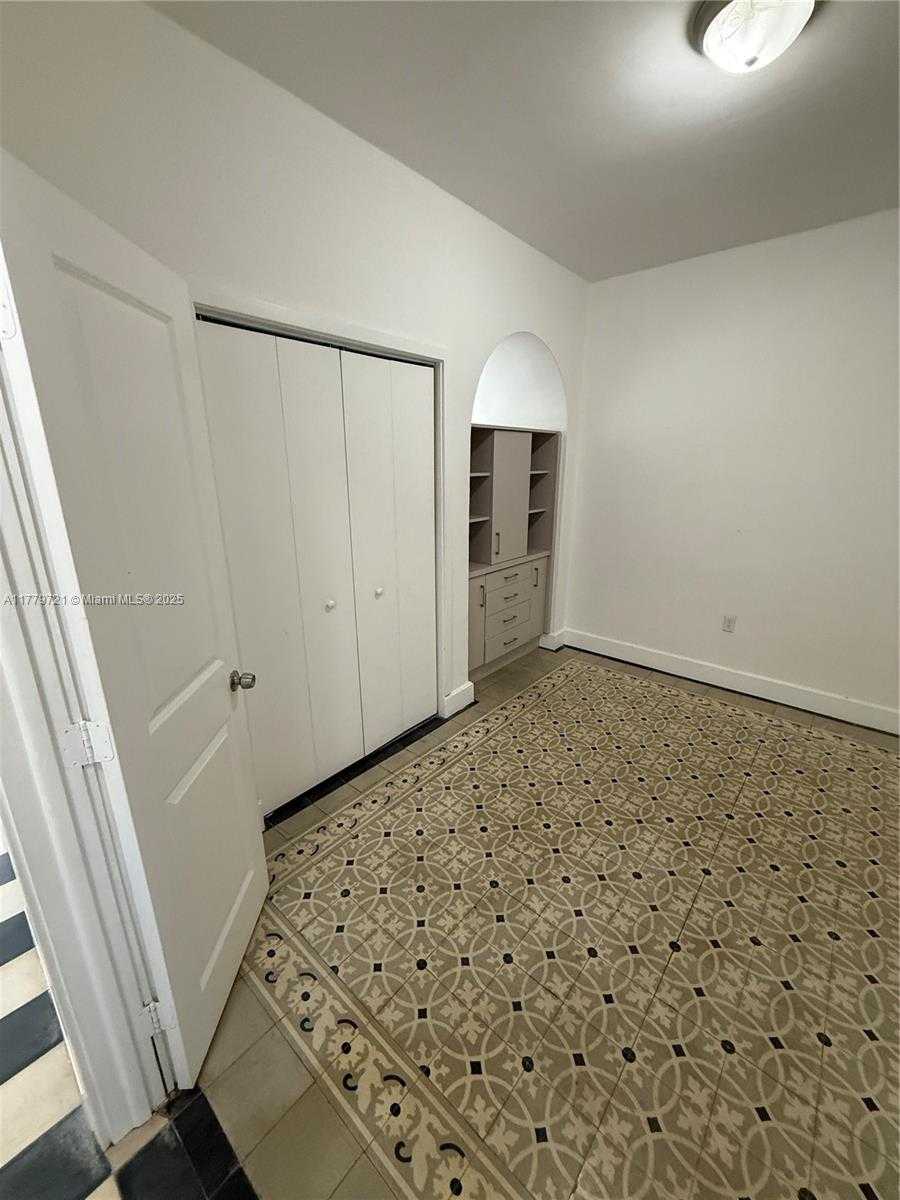 Small Image of 405 SOUTH WEST 29TH CT #6B, Miami Number 9