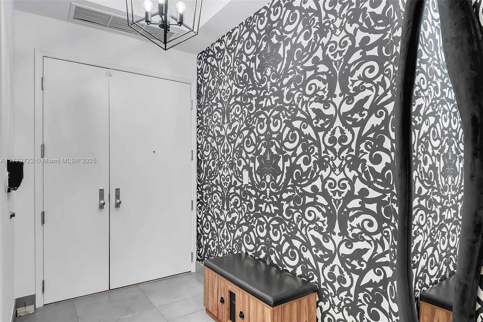 Small Image of 848 BRICKELL KEY DR #301, Miami Number 2