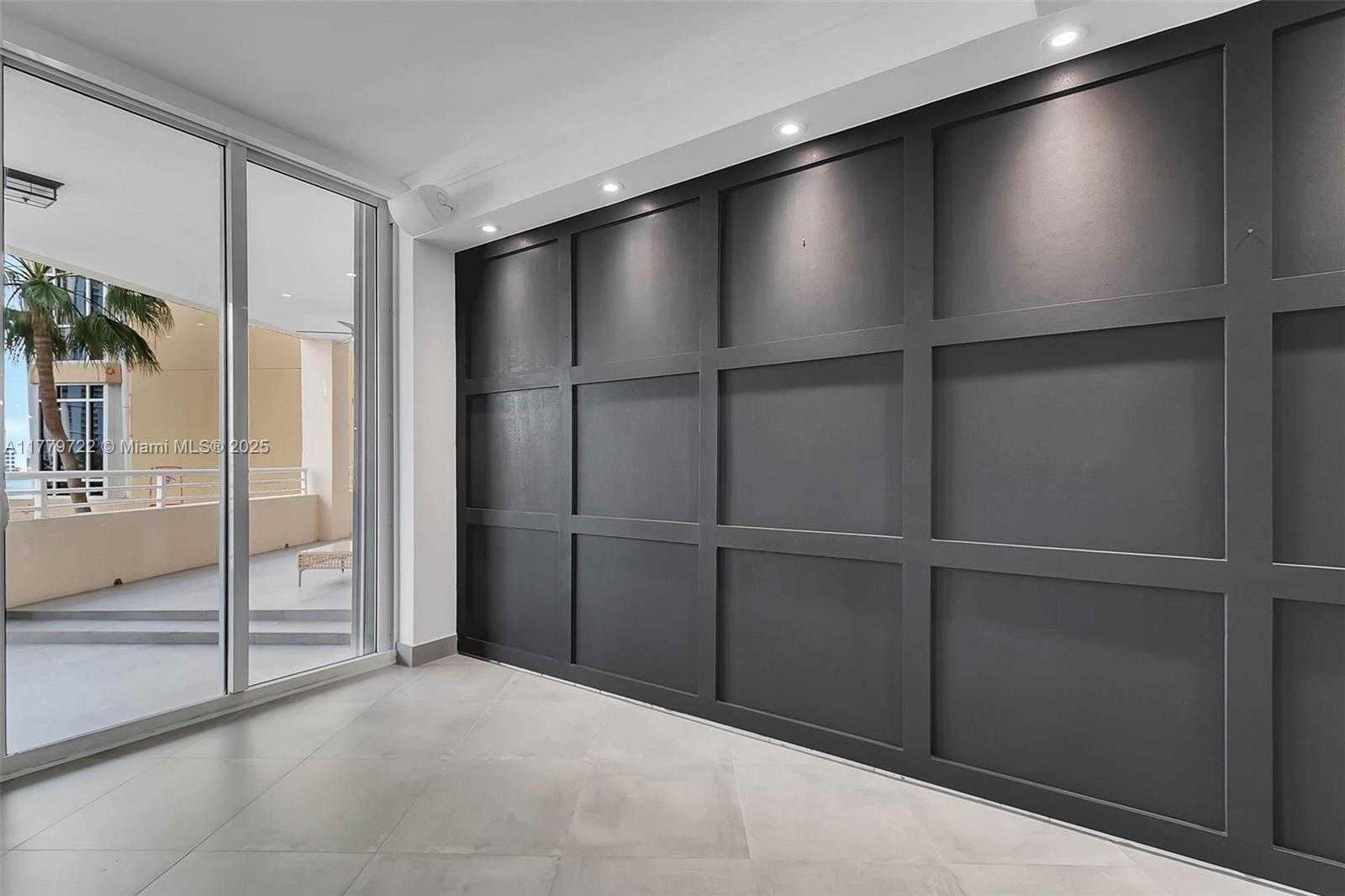 Small Image of 848 BRICKELL KEY DR #301, Miami Number 7