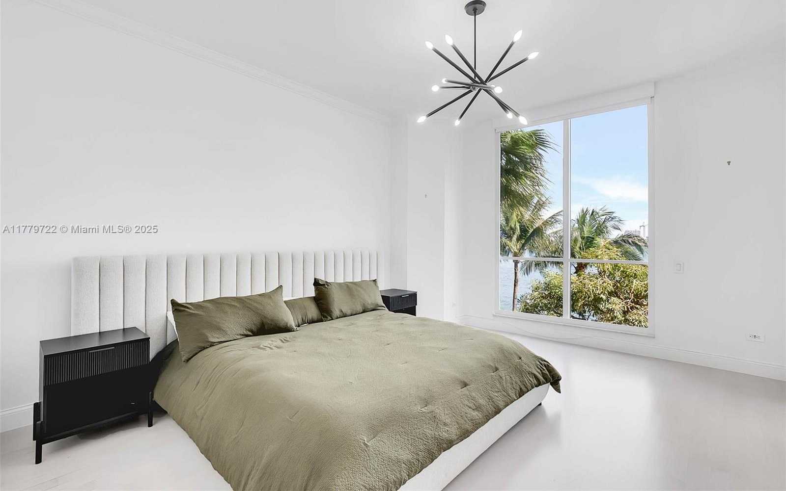 Small Image of 848 BRICKELL KEY DR #301, Miami Number 9