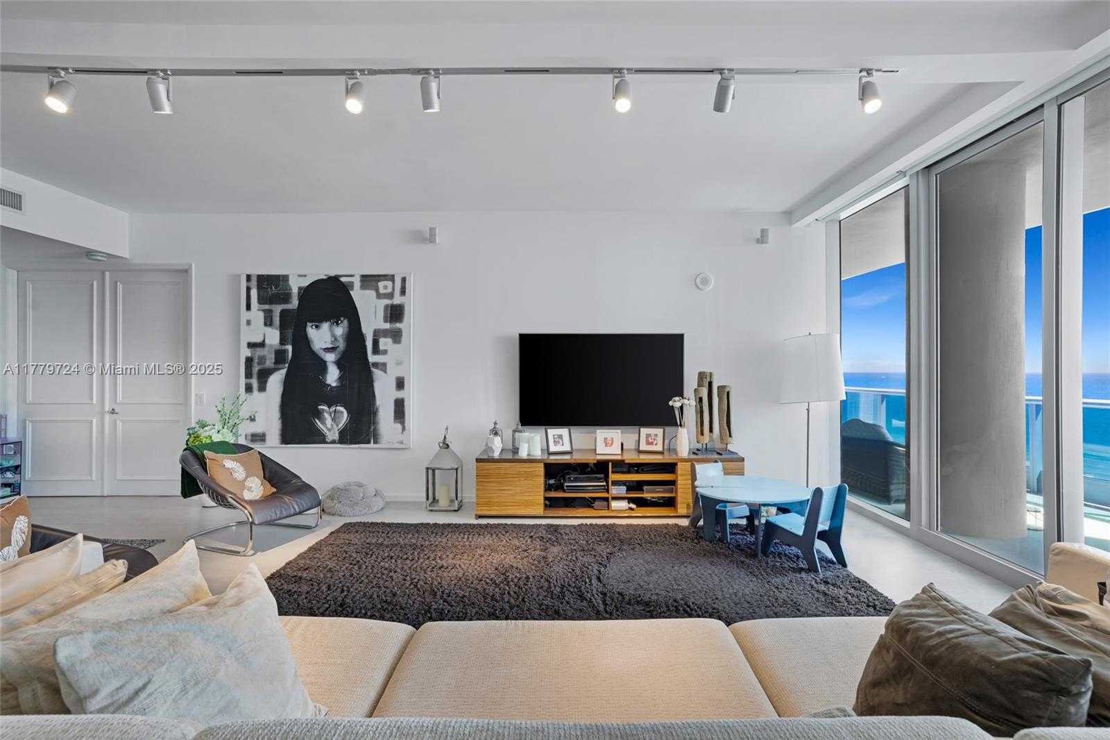 Small Image of 5959 COLLINS AVE #1105, Miami Beach Number 23