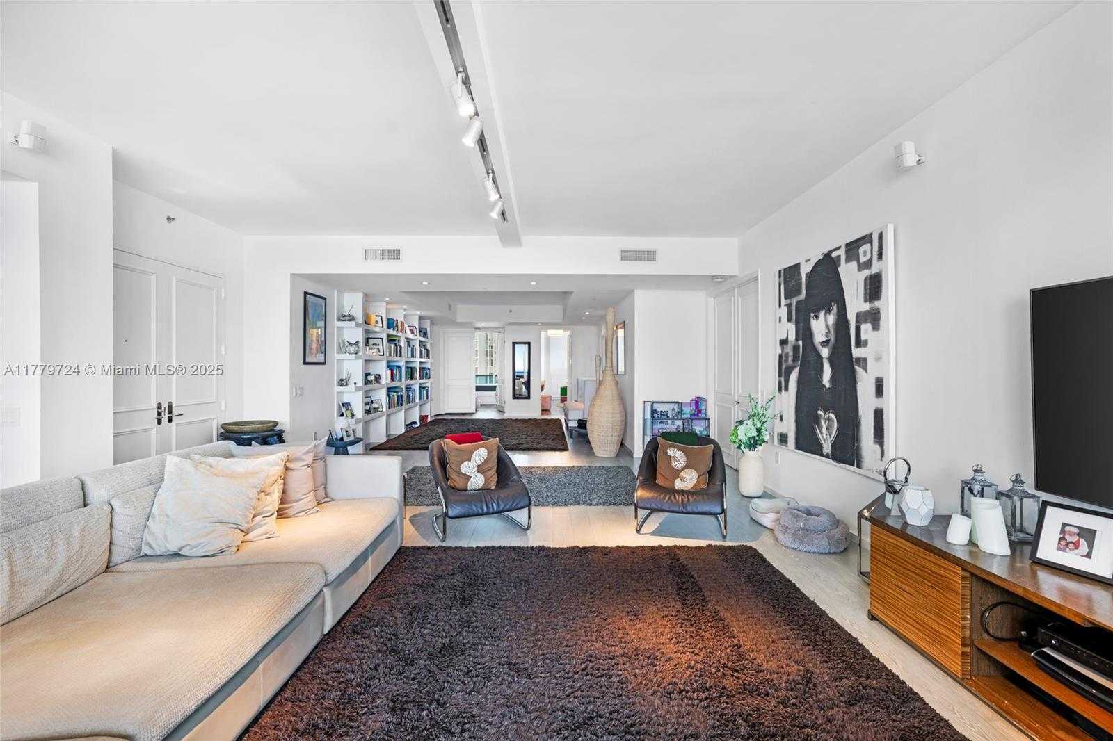 Small Image of 5959 COLLINS AVE #1105, Miami Beach Number 25