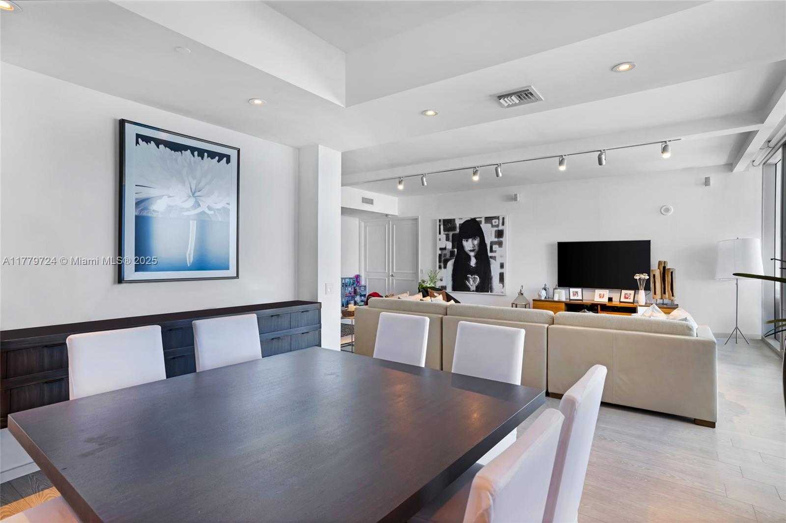 Small Image of 5959 COLLINS AVE #1105, Miami Beach Number 29