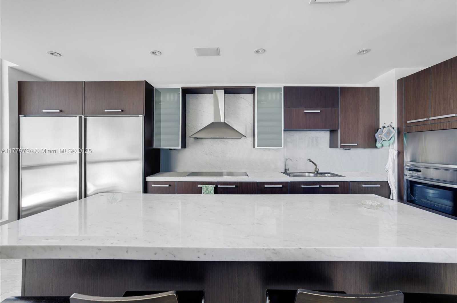 Small Image of 5959 COLLINS AVE #1105, Miami Beach Number 36