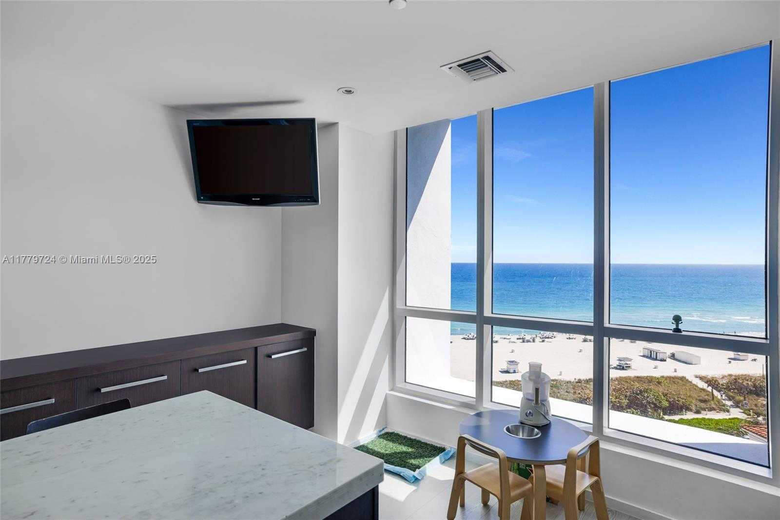 Small Image of 5959 COLLINS AVE #1105, Miami Beach Number 38