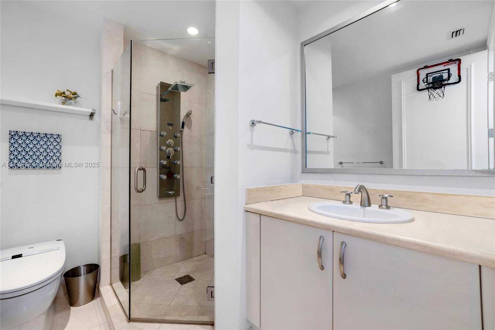 Small Image of 5959 COLLINS AVE #1105, Miami Beach Number 50