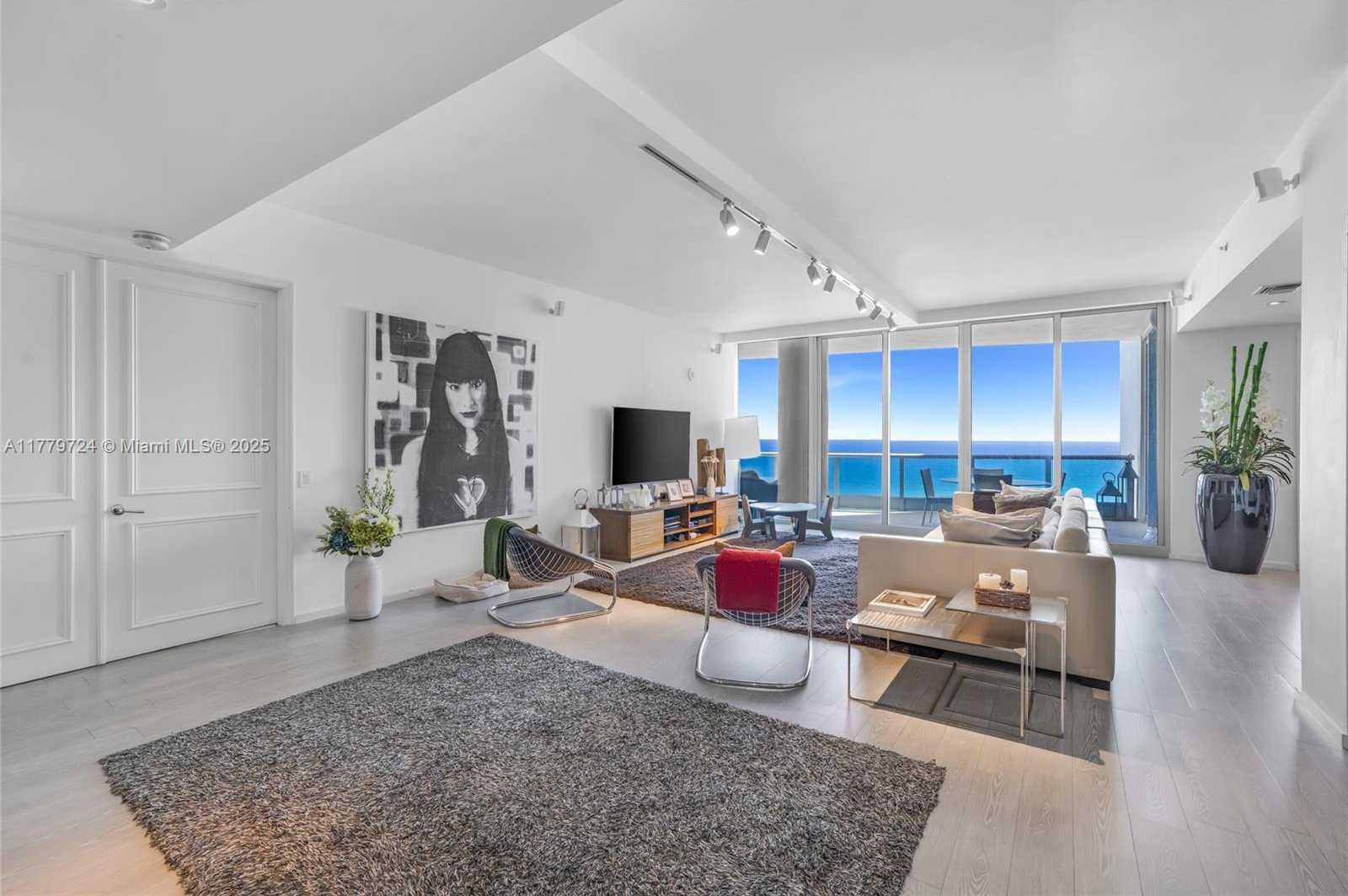Small Image of 5959 COLLINS AVE #1105, Miami Beach Number 57
