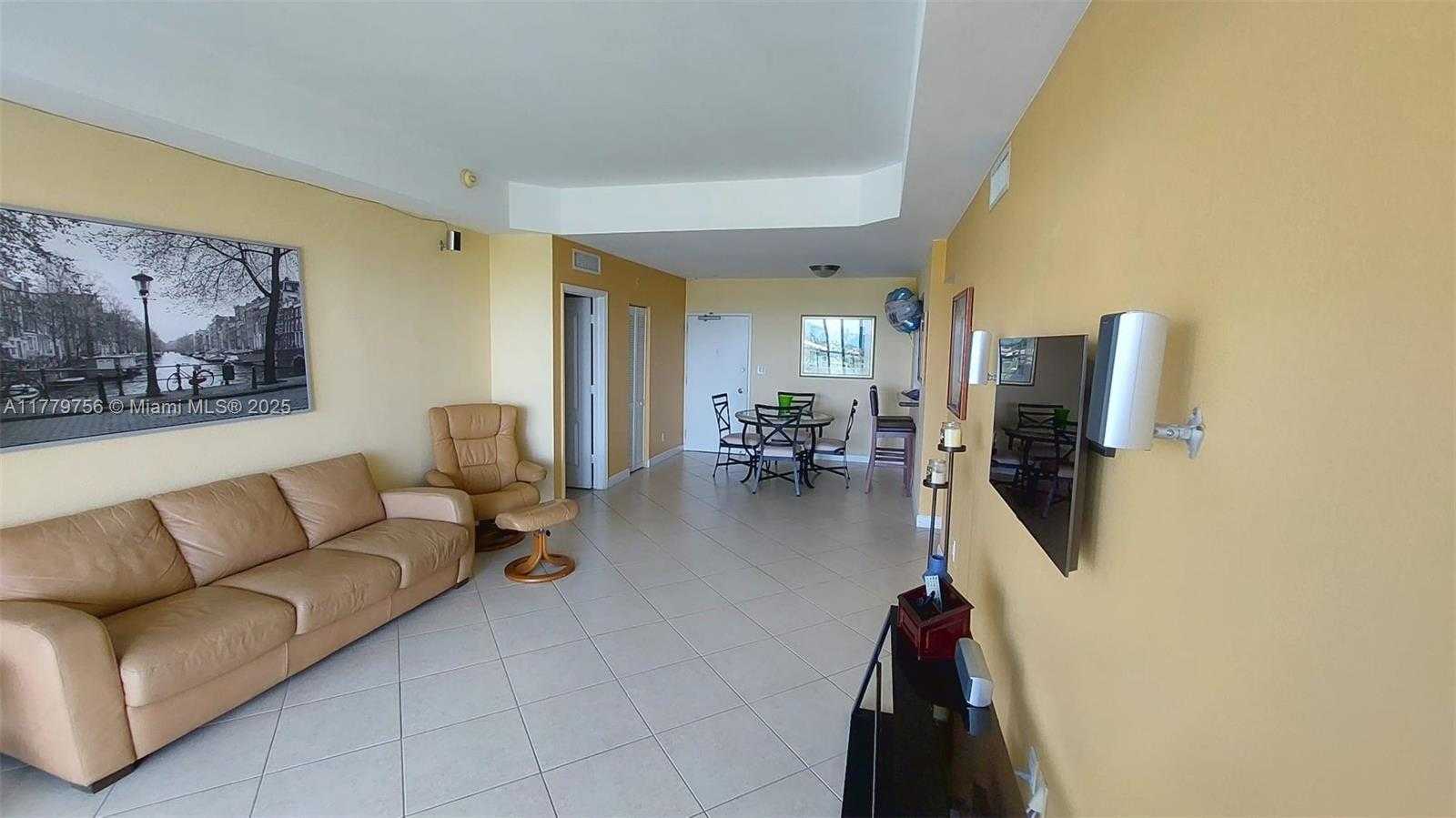 Small Image of 5600 COLLINS AVE #17J, Miami Beach Number 10