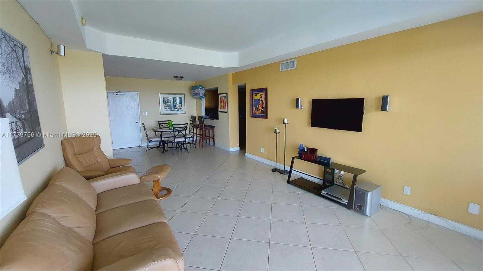 Small Image of 5600 COLLINS AVE #17J, Miami Beach Number 11
