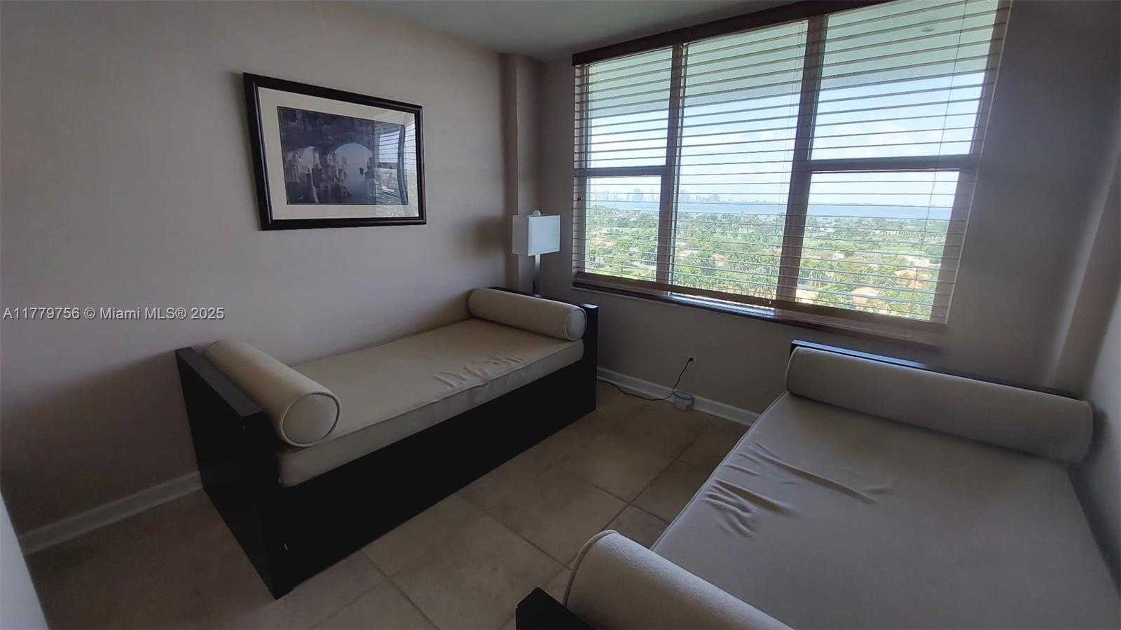 Small Image of 5600 COLLINS AVE #17J, Miami Beach Number 19