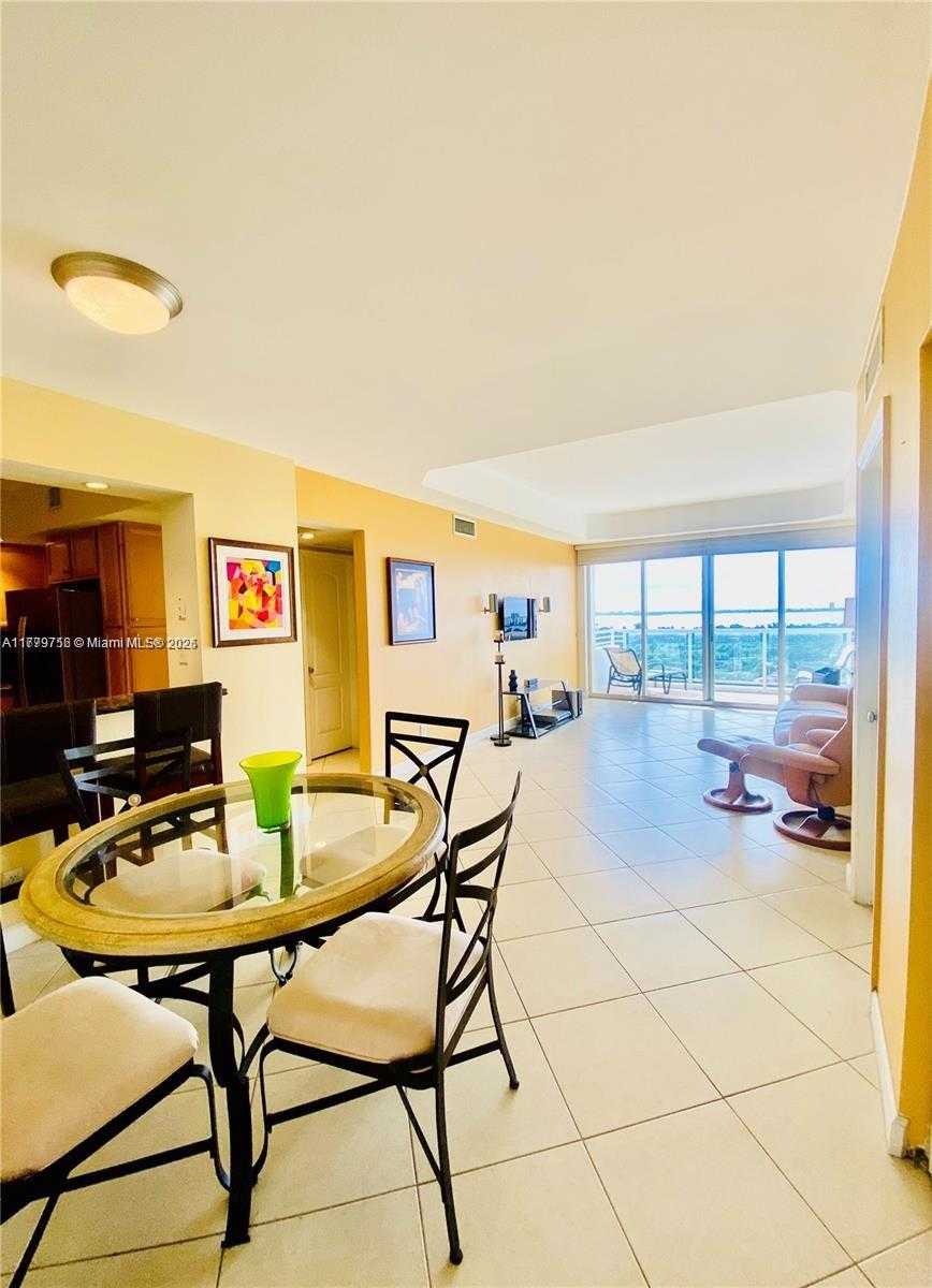 Small Image of 5600 COLLINS AVE #17J, Miami Beach Number 9