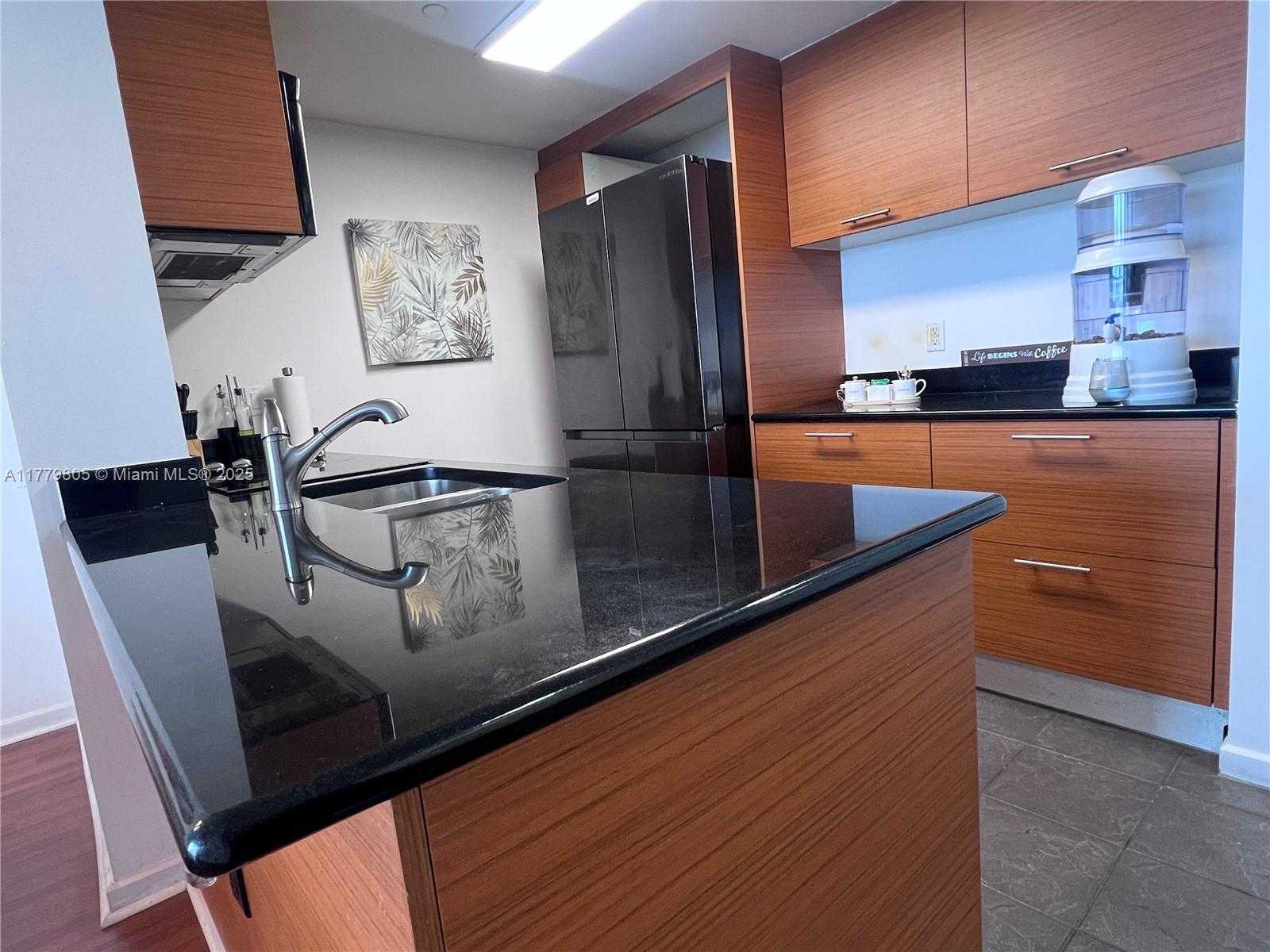 Small Image of 50 BISCAYNE BLVD #3005, Miami Number 13