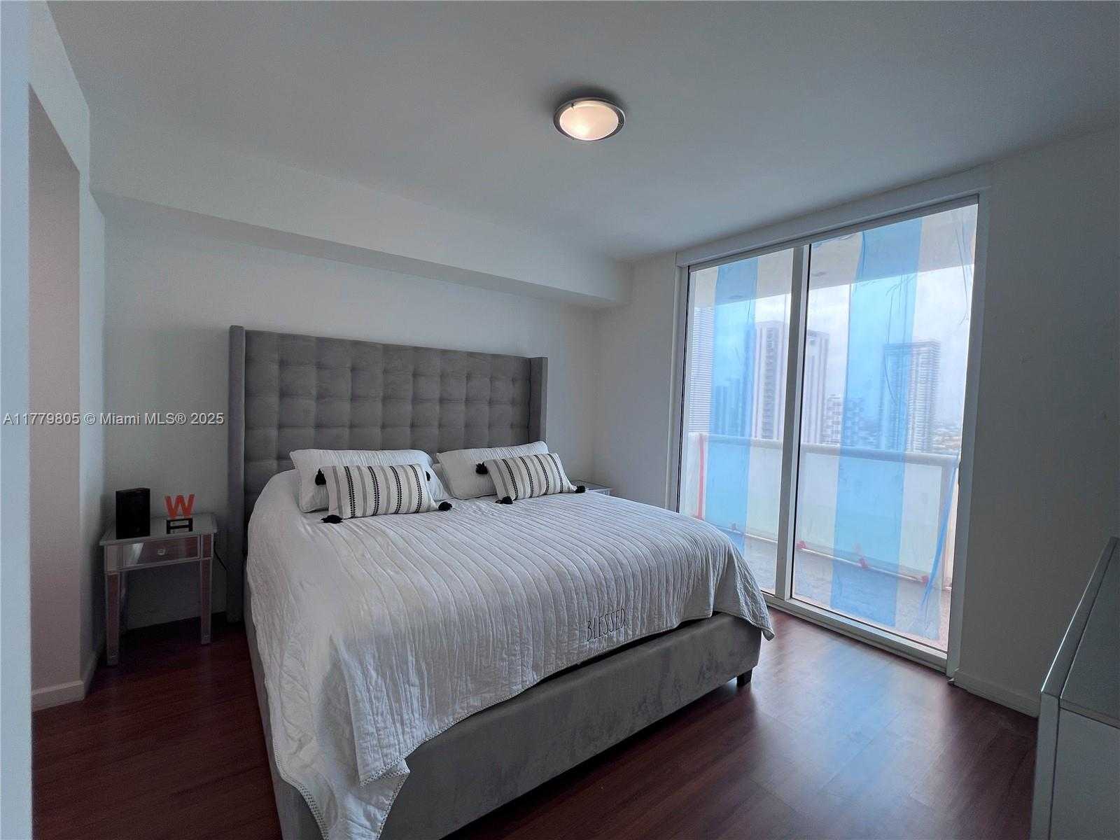 Small Image of 50 BISCAYNE BLVD #3005, Miami Number 21