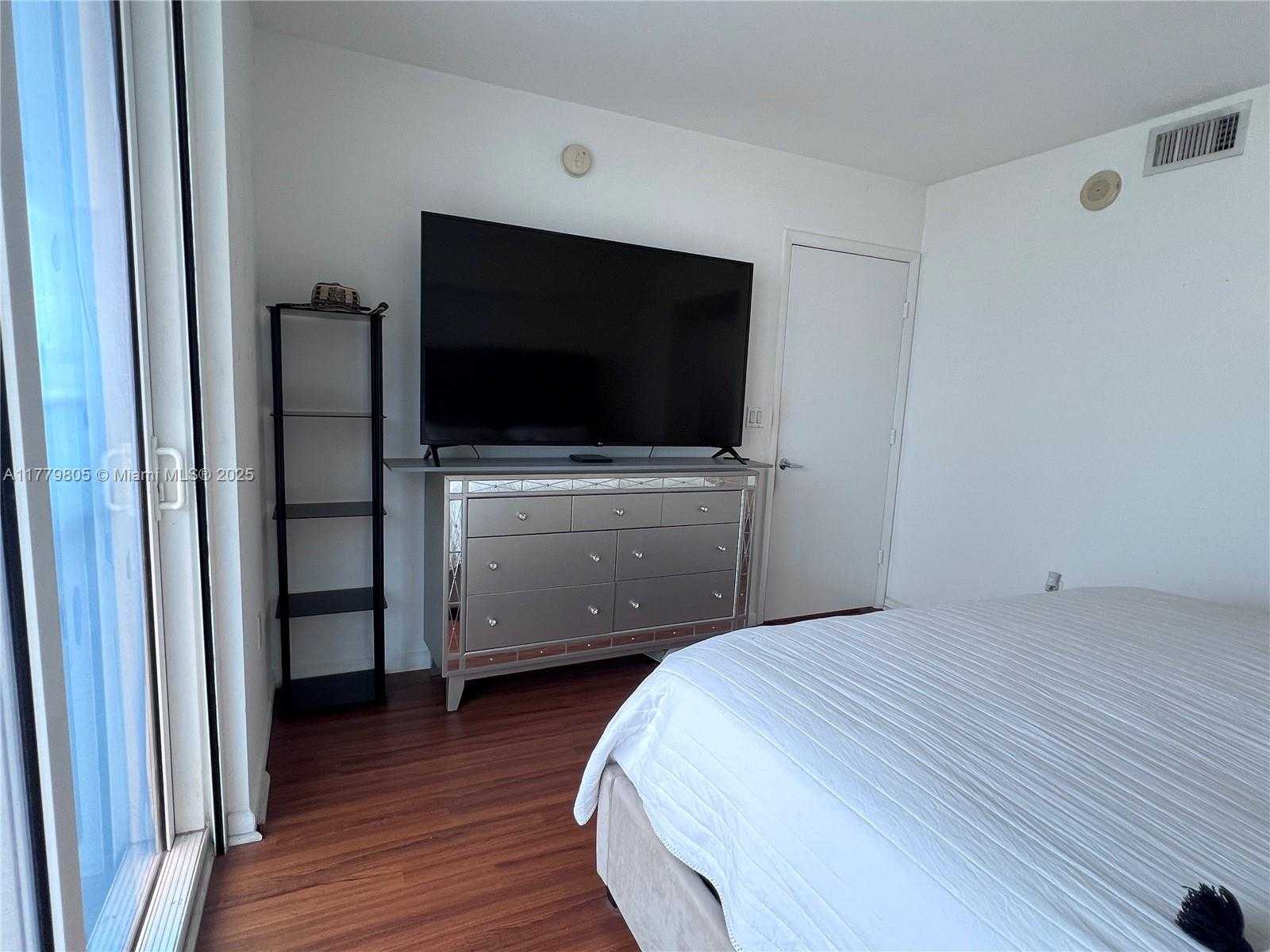 Small Image of 50 BISCAYNE BLVD #3005, Miami Number 25