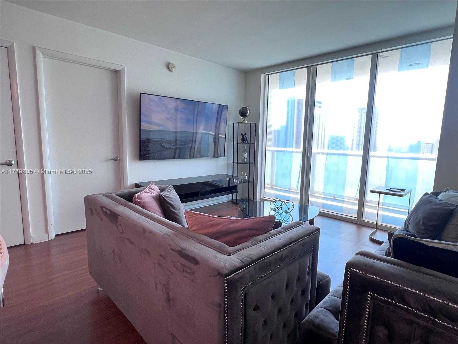 Small Image of 50 BISCAYNE BLVD #3005, Miami Number 5