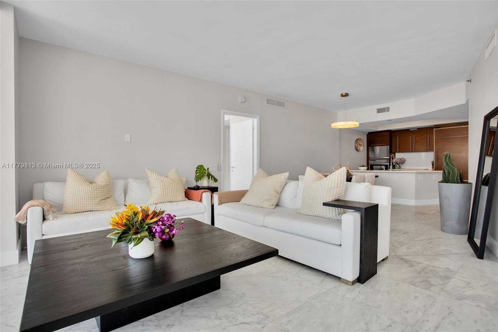 Small Image of 450 ALTON RD #2110, Miami Beach Number 3