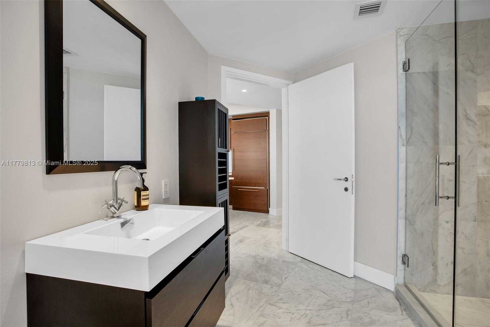 Small Image of 450 ALTON RD #2110, Miami Beach Number 30