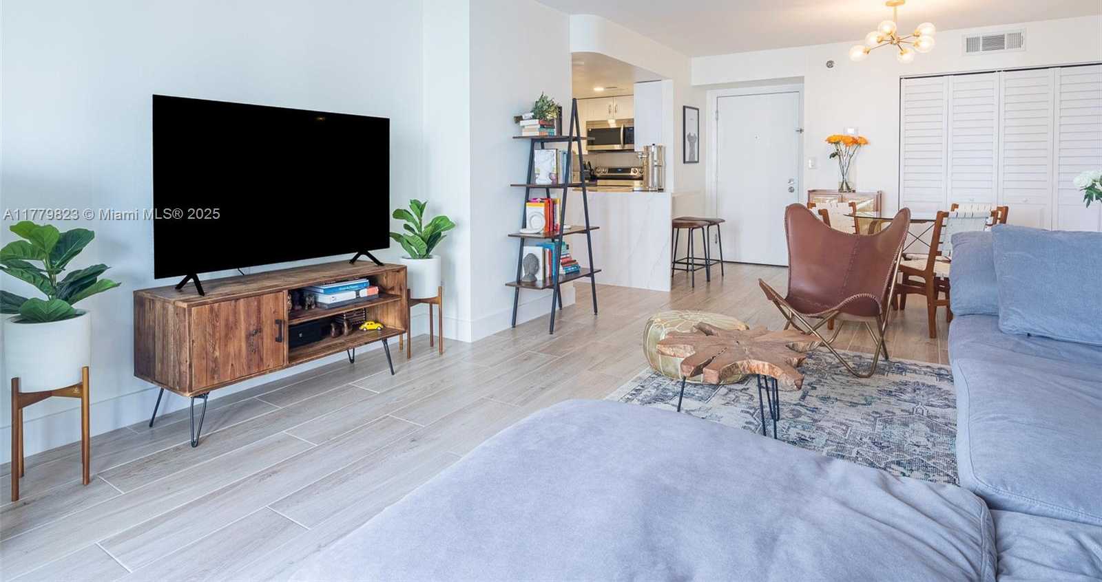 Small Image of 770 CLAUGHTON ISLAND DR #609, Miami Number 10