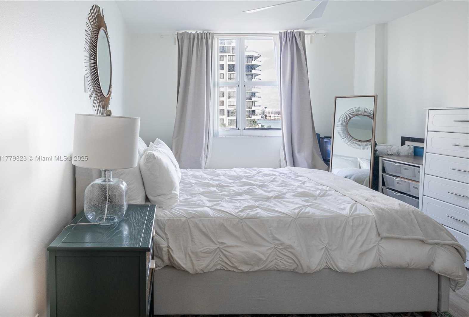 Small Image of 770 CLAUGHTON ISLAND DR #609, Miami Number 14