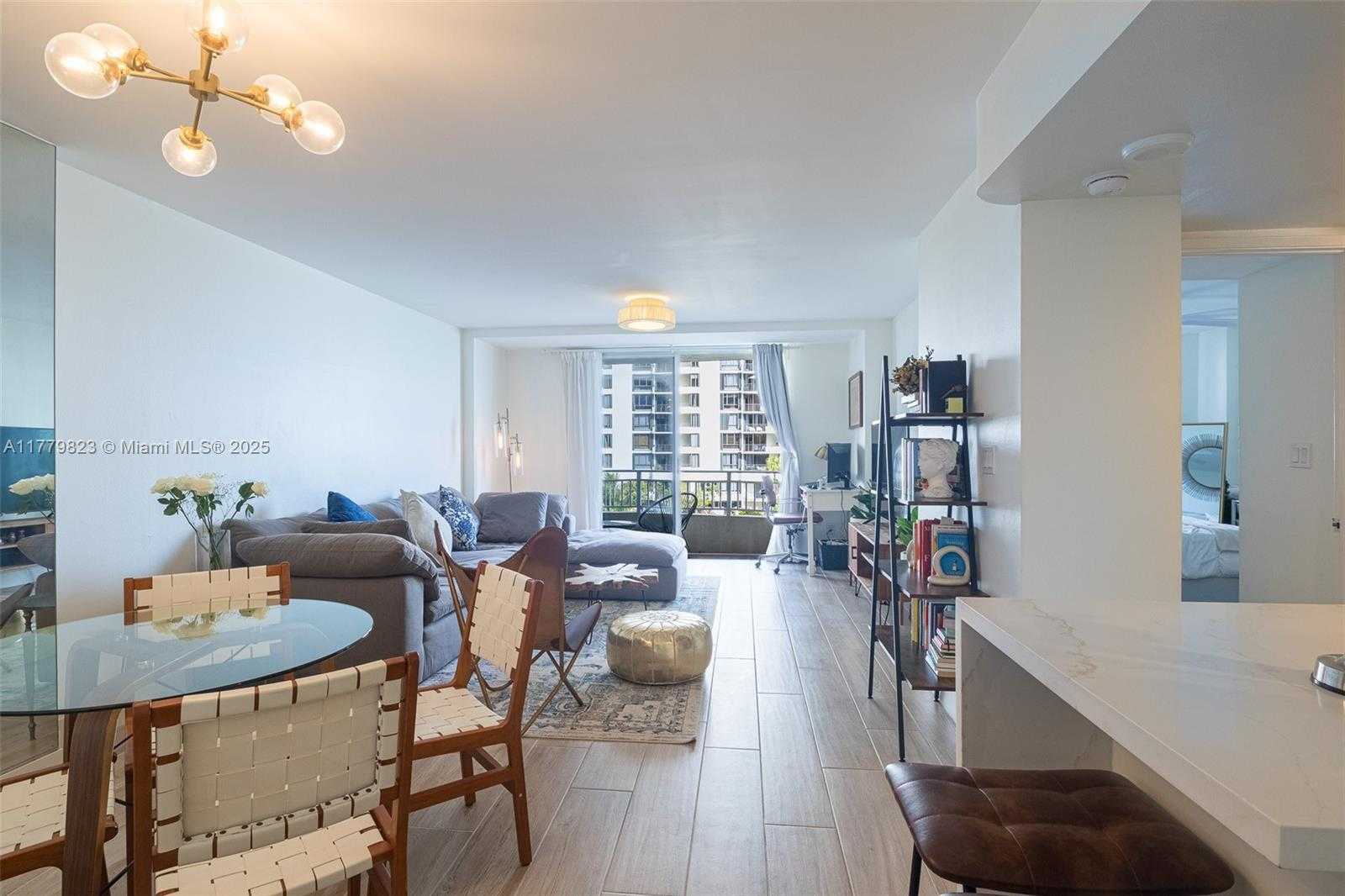 Small Image of 770 CLAUGHTON ISLAND DR #609, Miami Number 5