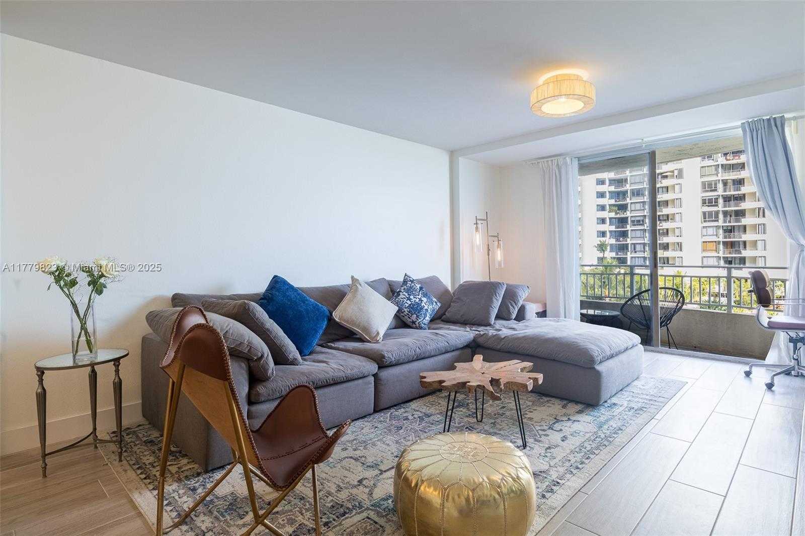 Small Image of 770 CLAUGHTON ISLAND DR #609, Miami Number 9