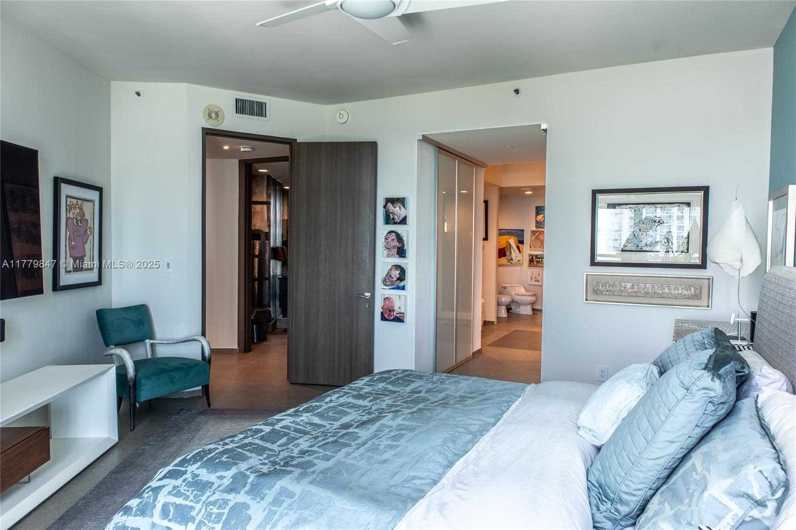 Small Image of 300 SOUTH POINTE DR #1502, Miami Beach Number 12