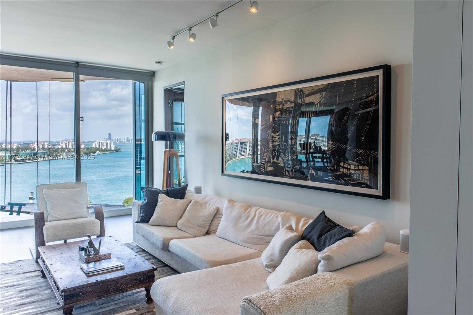 Small Image of 300 SOUTH POINTE DR #1502, Miami Beach Number 19