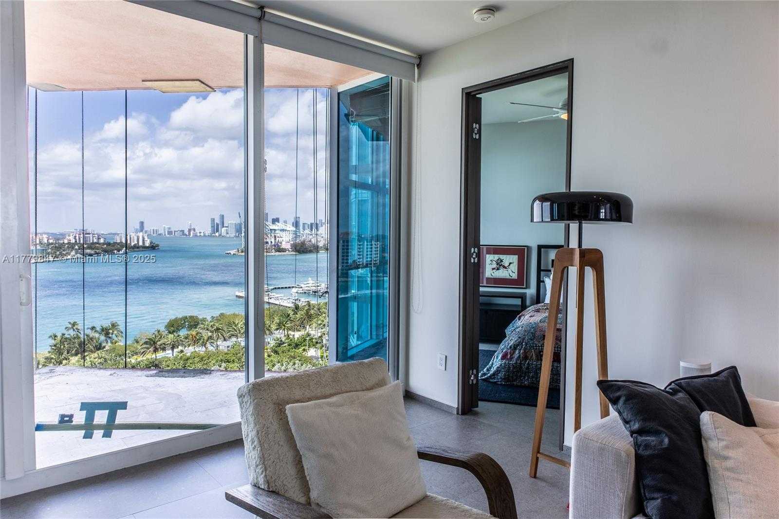 Small Image of 300 SOUTH POINTE DR #1502, Miami Beach Number 21