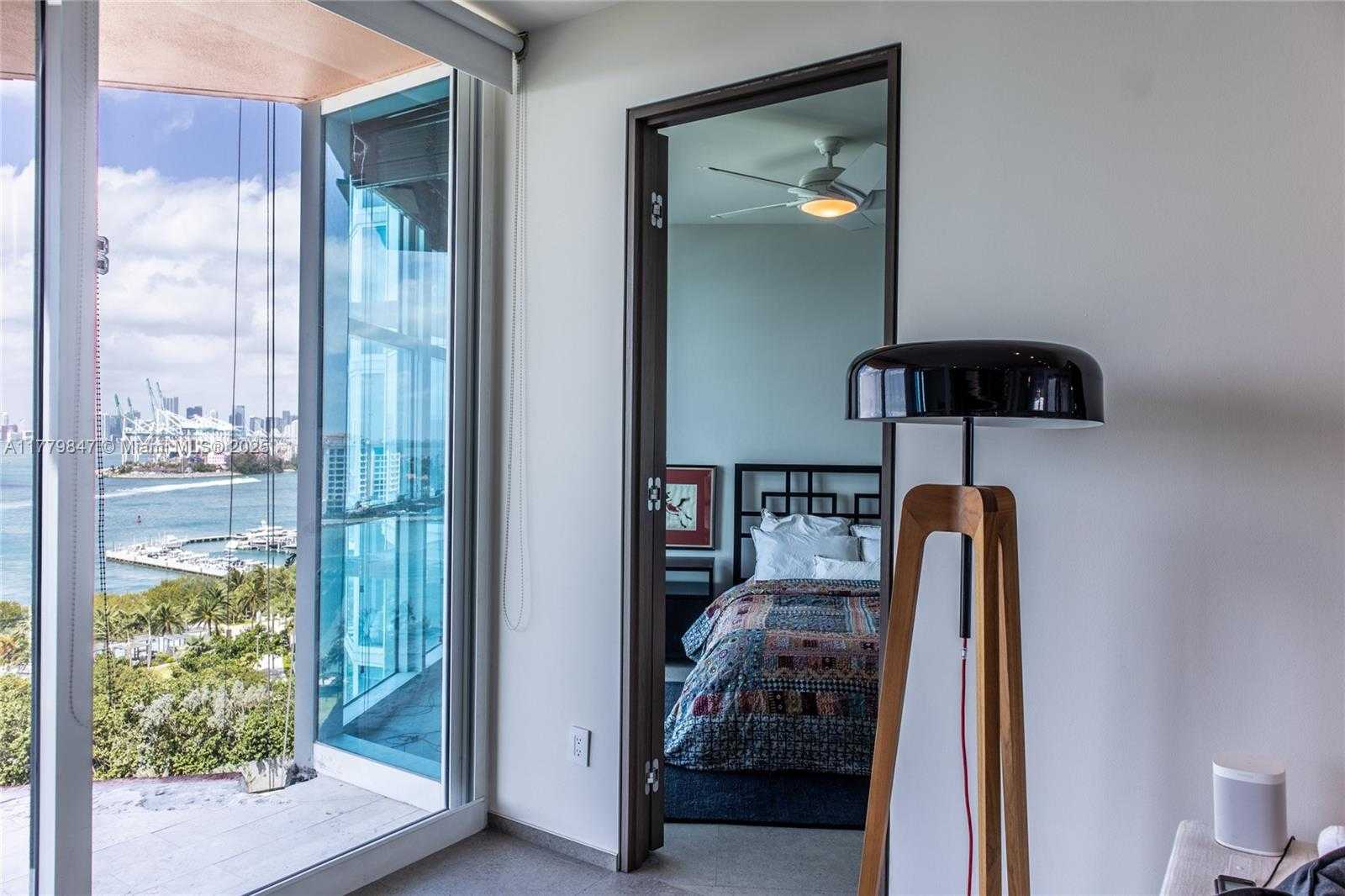 Small Image of 300 SOUTH POINTE DR #1502, Miami Beach Number 22