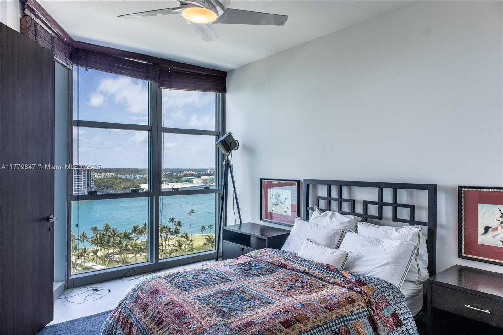 Small Image of 300 SOUTH POINTE DR #1502, Miami Beach Number 23