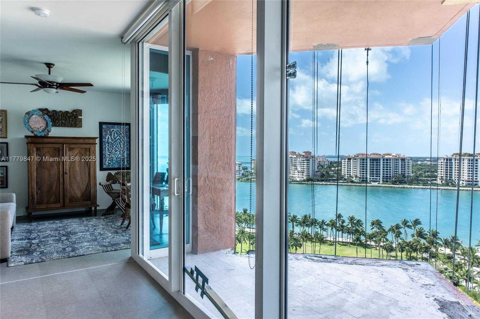 Small Image of 300 SOUTH POINTE DR #1502, Miami Beach Number 26