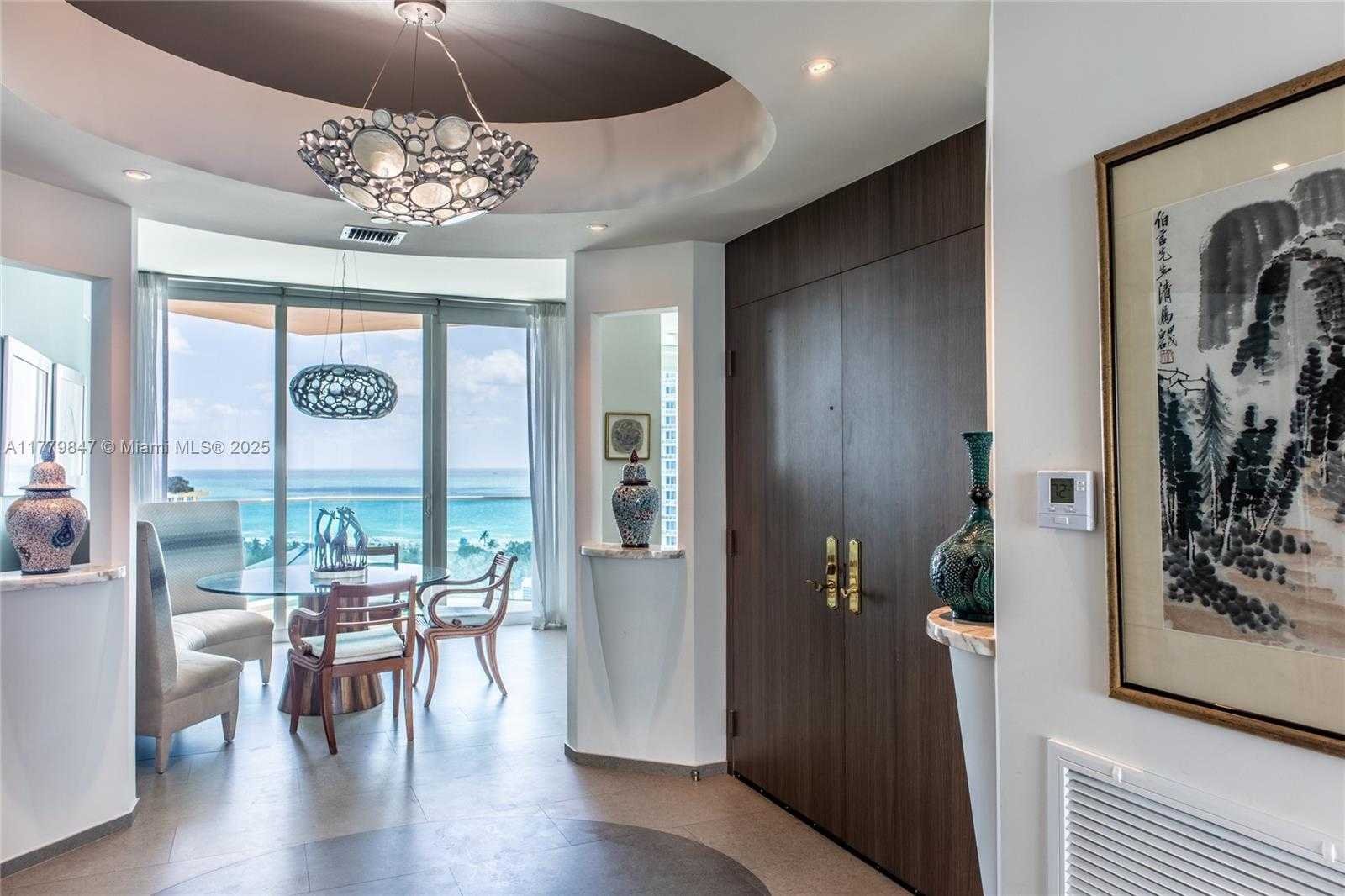 Small Image of 300 SOUTH POINTE DR #1502, Miami Beach Number 34