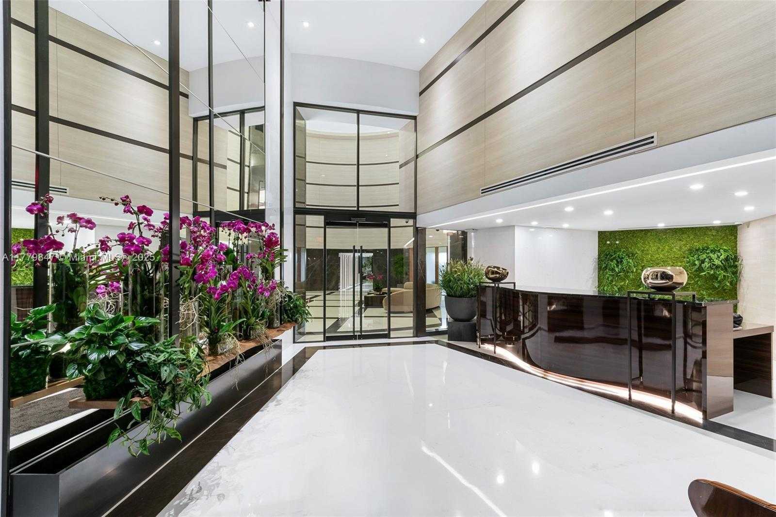 Small Image of 300 SOUTH POINTE DR #1502, Miami Beach Number 39