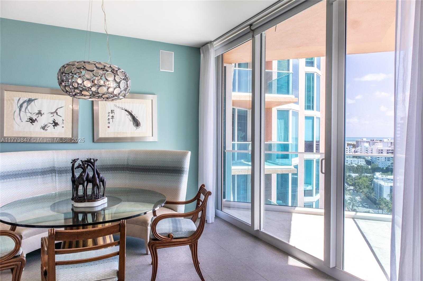 Small Image of 300 SOUTH POINTE DR #1502, Miami Beach Number 4