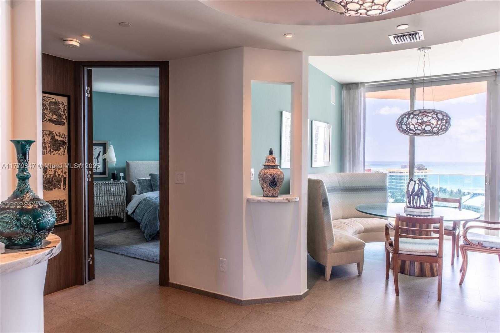 Small Image of 300 SOUTH POINTE DR #1502, Miami Beach Number 8