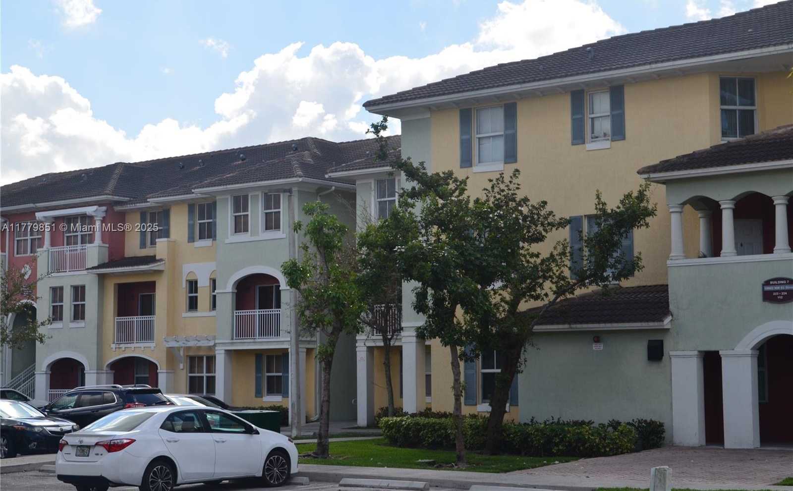 Small Image of 10902 NORTH WEST 83RD ST #203, Doral Number 31