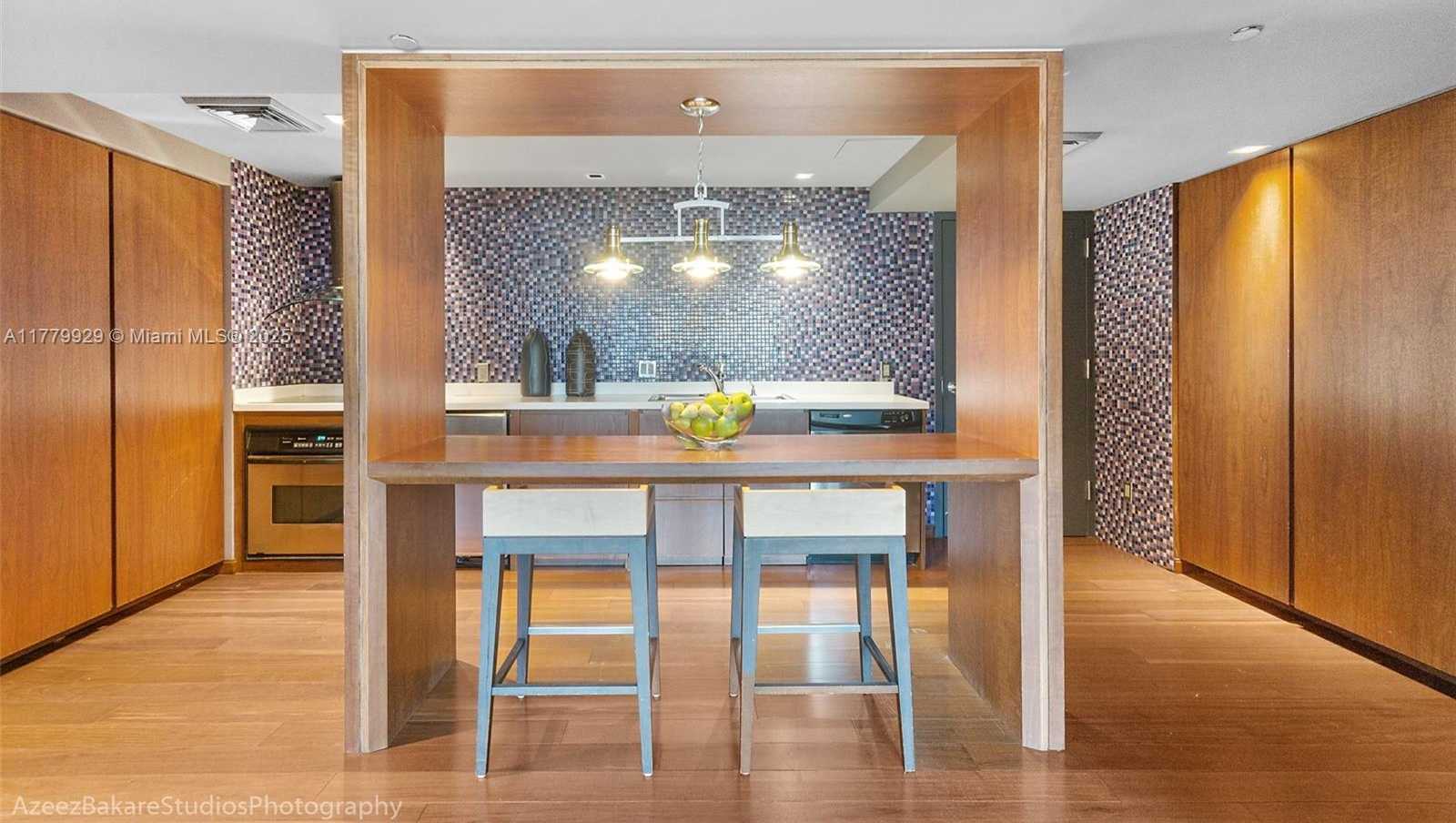 Small Image of 325 SOUTH BISCAYNE BLVD #621, Miami Number 10