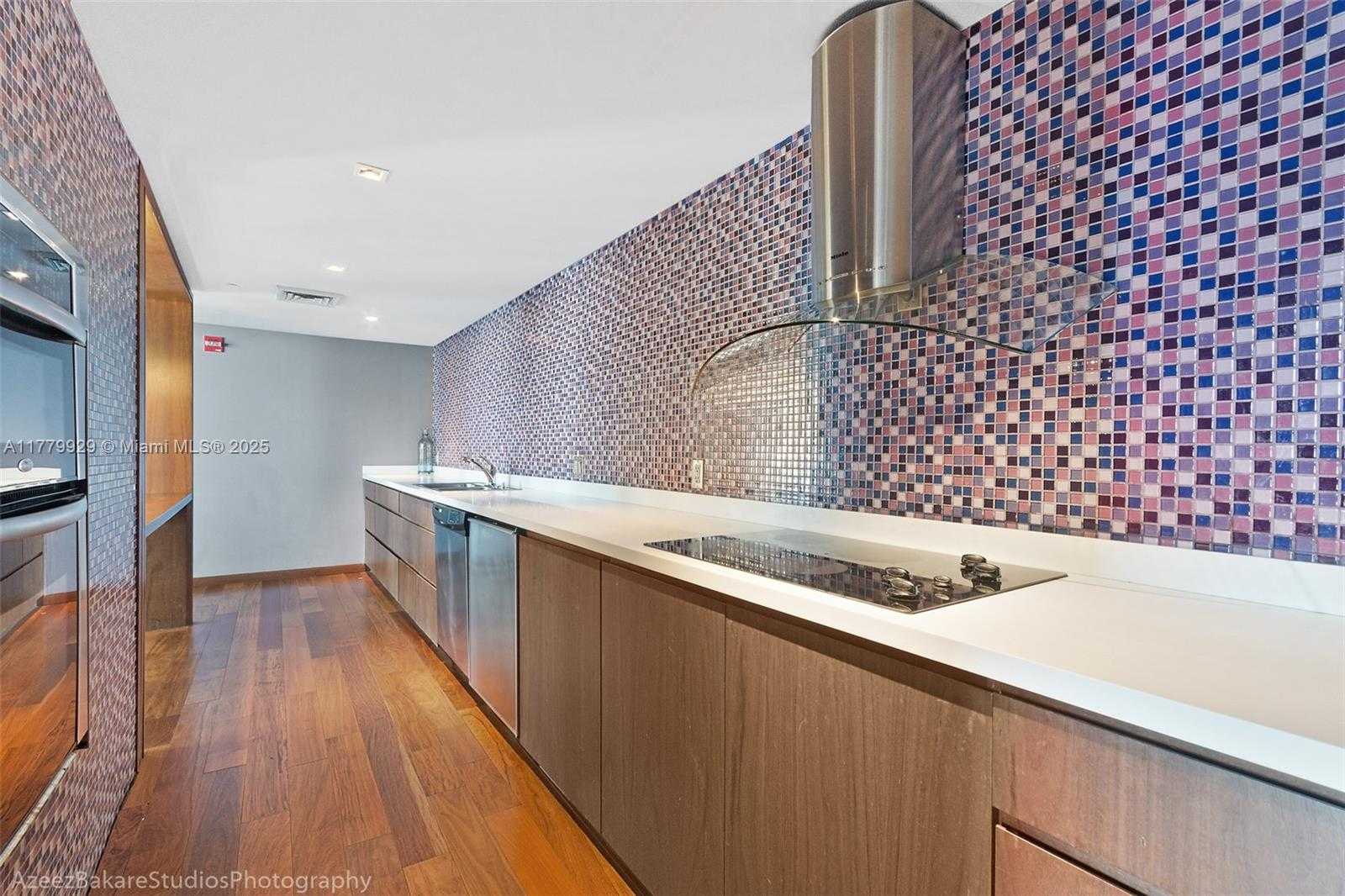 Small Image of 325 SOUTH BISCAYNE BLVD #621, Miami Number 22