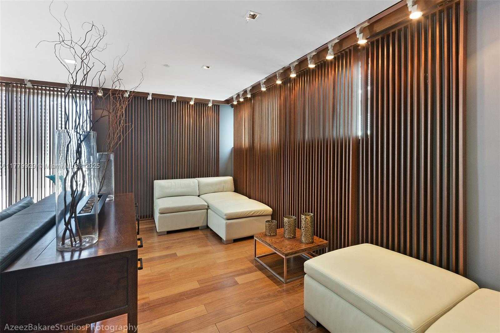 Small Image of 325 SOUTH BISCAYNE BLVD #621, Miami Number 27