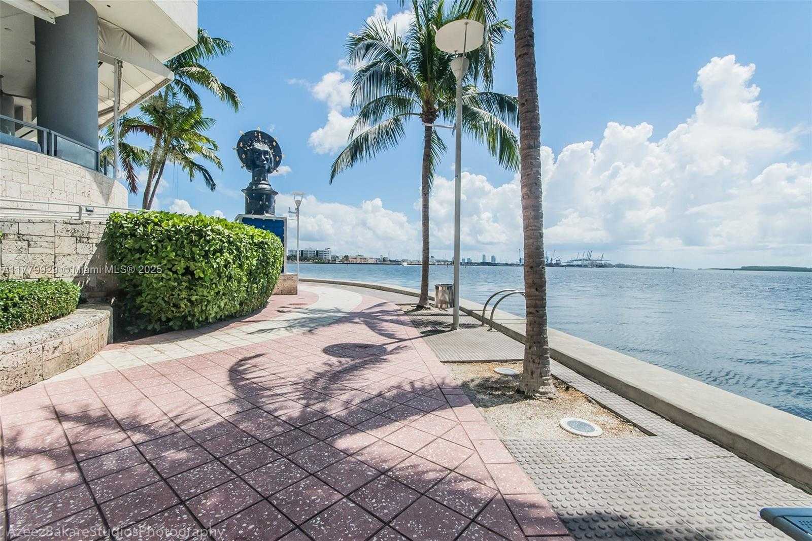 Small Image of 325 SOUTH BISCAYNE BLVD #621, Miami Number 42