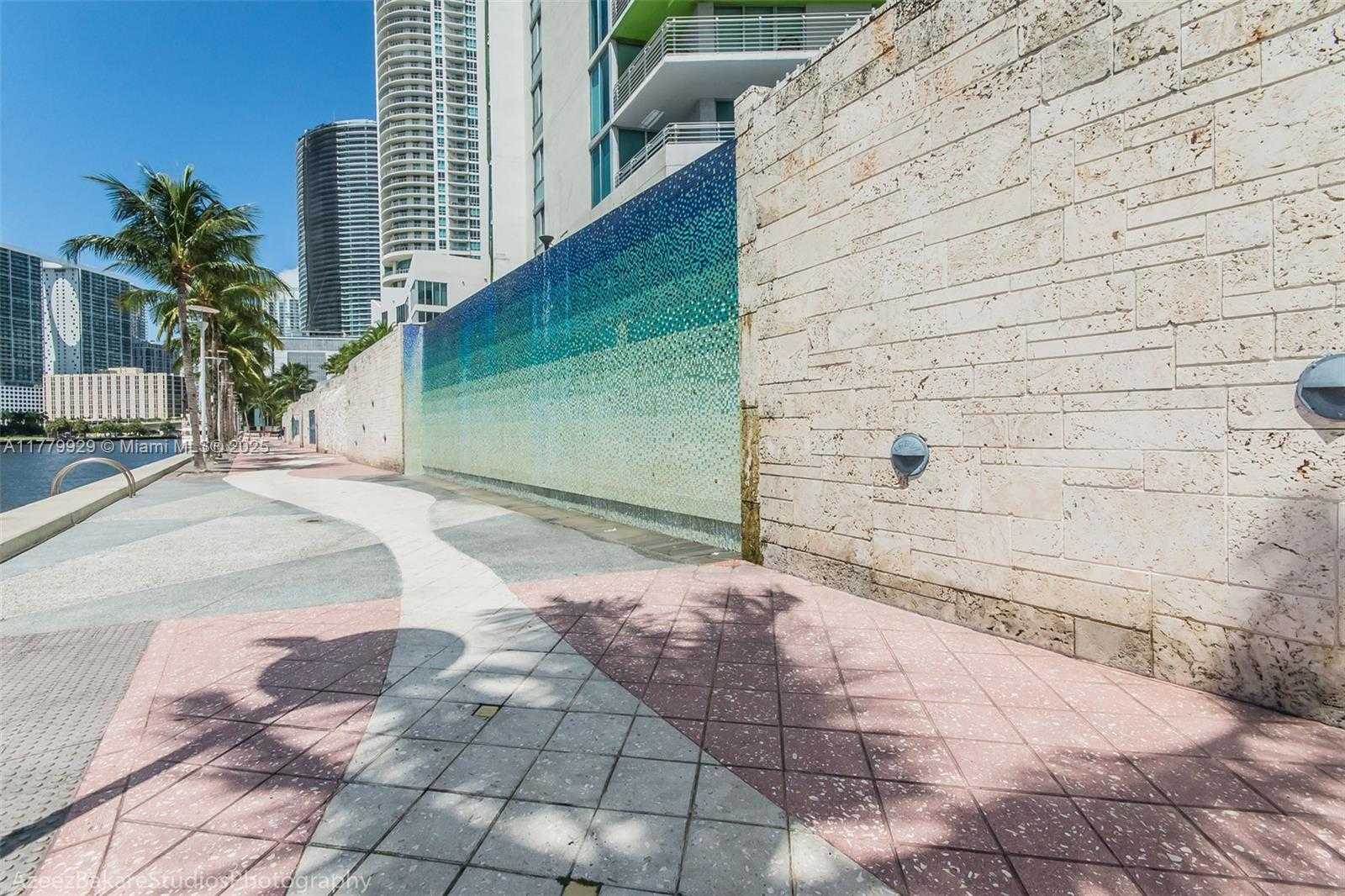 Small Image of 325 SOUTH BISCAYNE BLVD #621, Miami Number 43