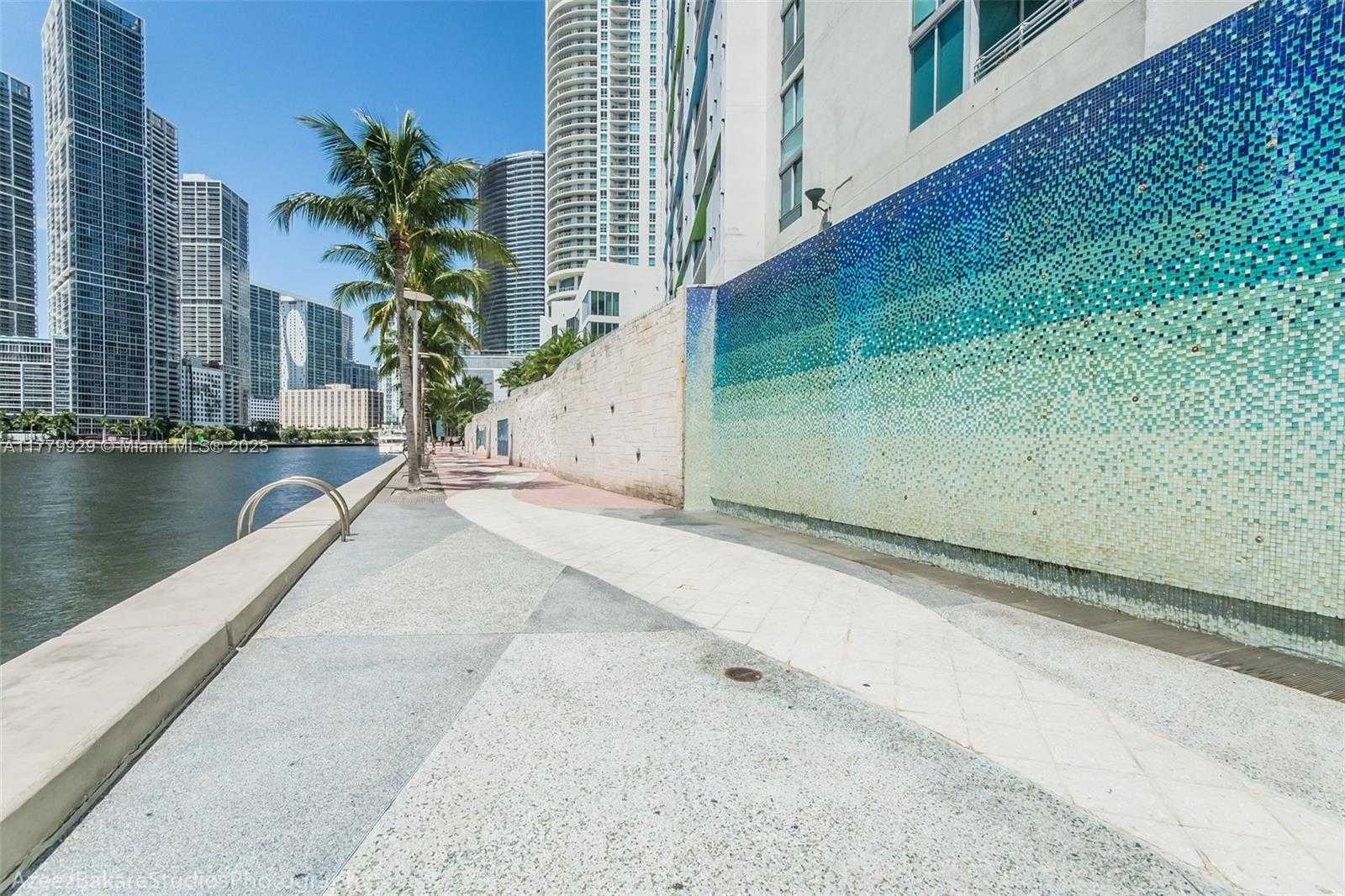 Small Image of 325 SOUTH BISCAYNE BLVD #621, Miami Number 44