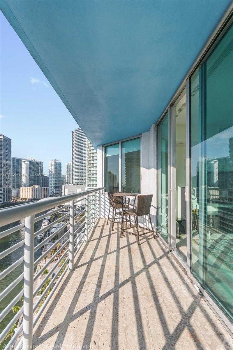Small Image of 325 SOUTH BISCAYNE BLVD #621, Miami Number 5
