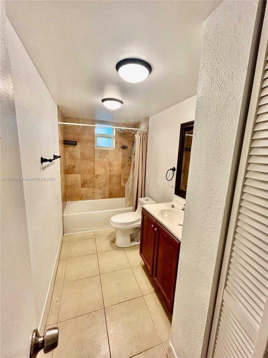 Small Image of 9375 FONTAINEBLEAU BLVD #L217, Miami Number 12