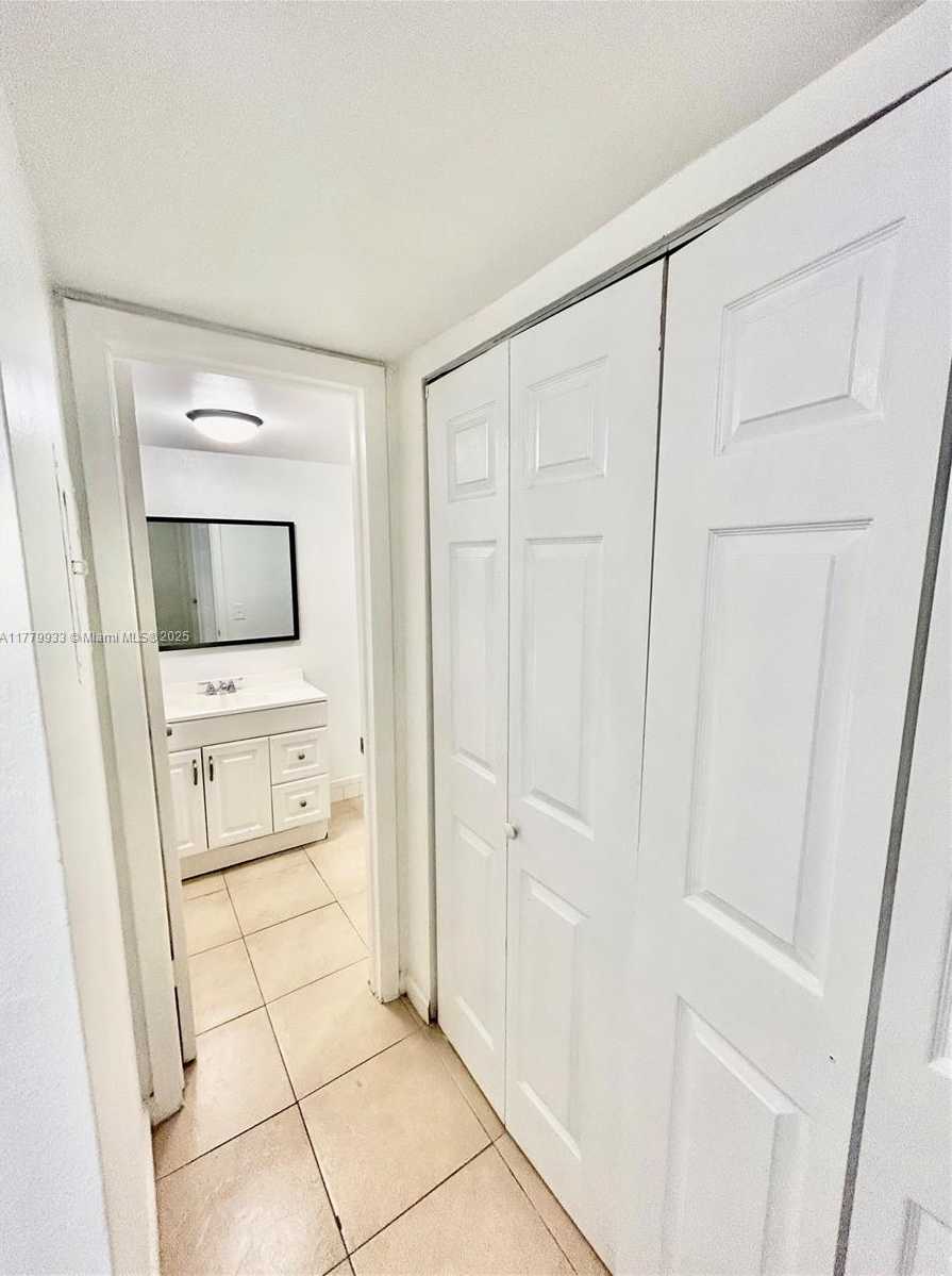 Small Image of 9375 FONTAINEBLEAU BLVD #L217, Miami Number 14