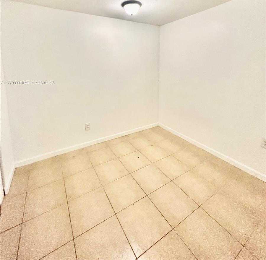 Small Image of 9375 FONTAINEBLEAU BLVD #L217, Miami Number 15