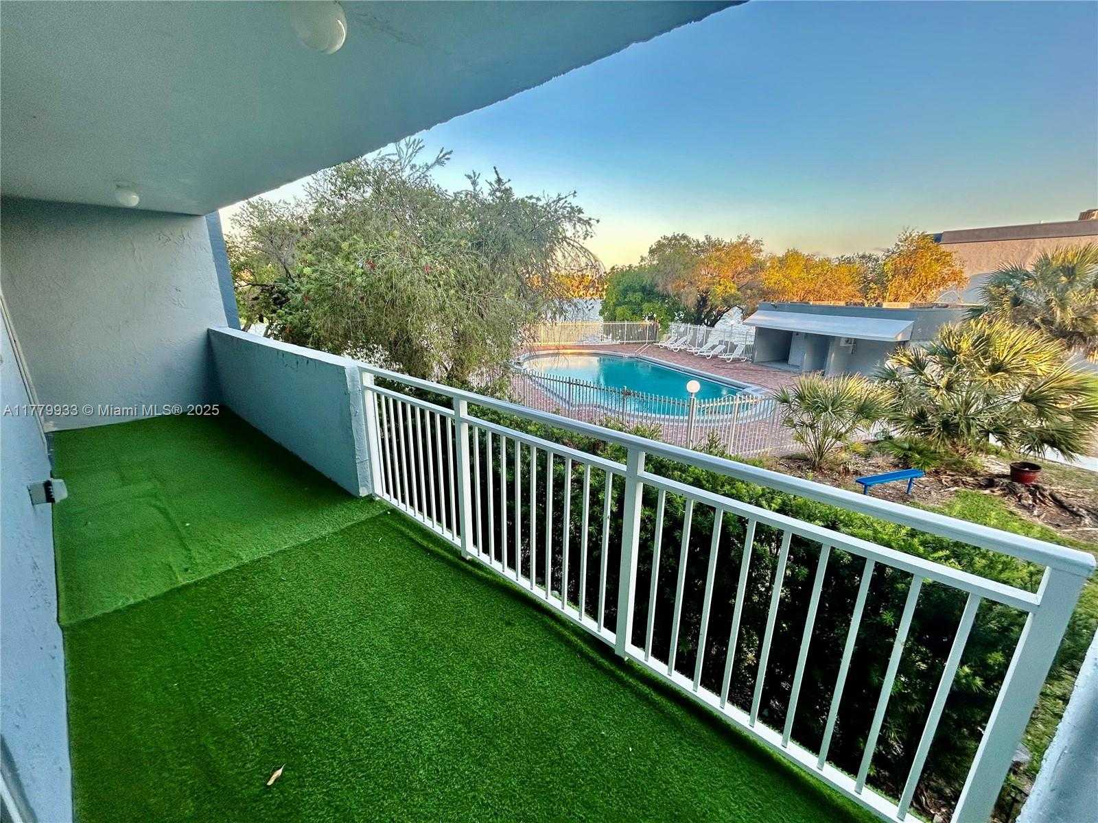 Small Image of 9375 FONTAINEBLEAU BLVD #L217, Miami Number 19