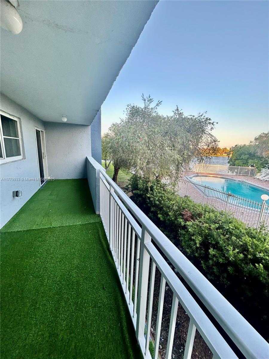 Small Image of 9375 FONTAINEBLEAU BLVD #L217, Miami Number 20
